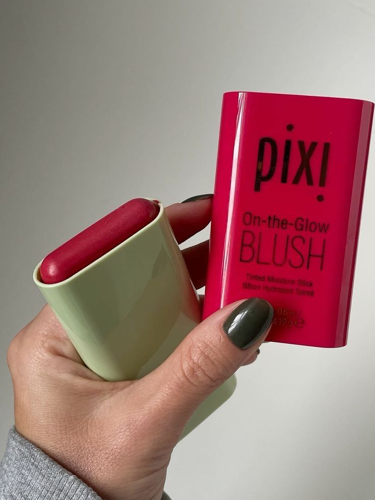 red pixi blush